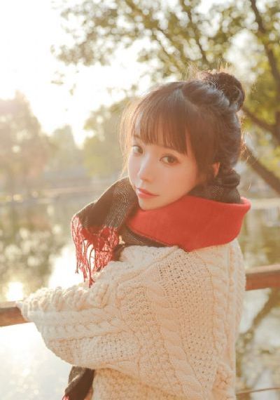 女大学生